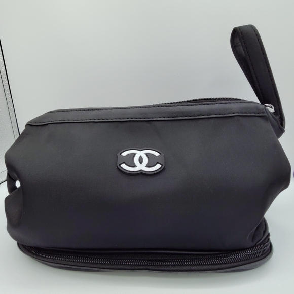 CHANEL Beaute Black Nylon Travel Case Zip Bottom Organizer Dust Bag VIP GWP Bag - Picture 1 of 12